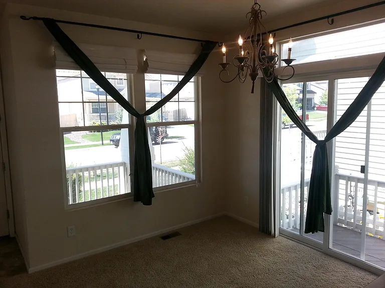 dining room with sliding door to grilling terrace