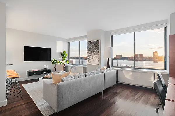 Sold by Compass | media 1