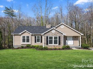 457 17th Ave NE, Hickory, NC 28601