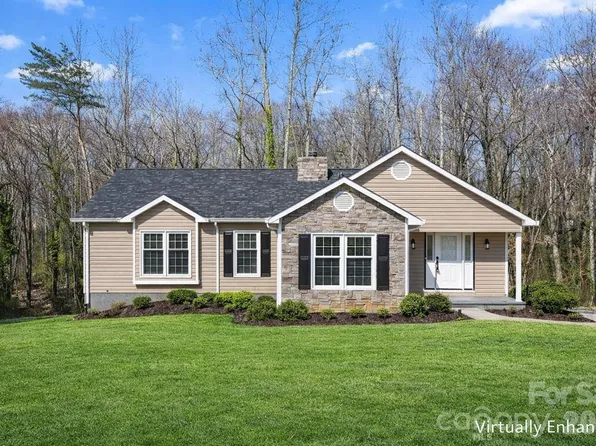 457 17th Ave NE, Hickory, NC 28601