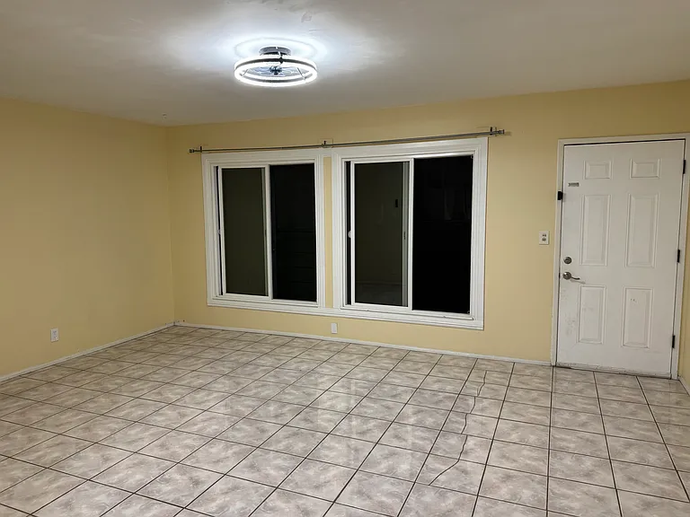 5347 N Olive Ave — Photo 4
