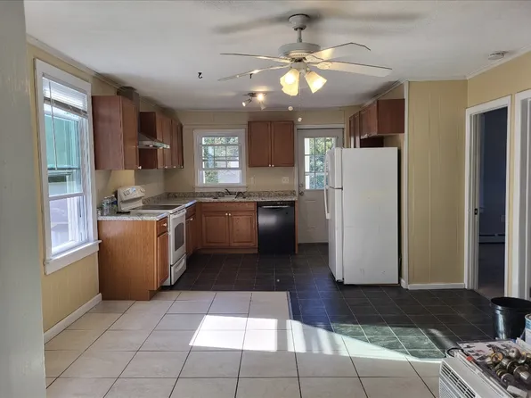 91 Summit St #2, Norwich, CT 06360