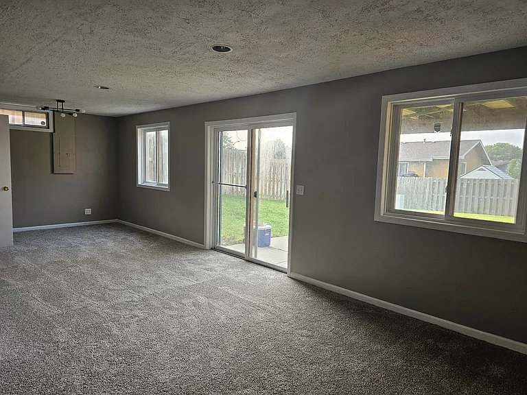 15057 Emmet St — Photo 36