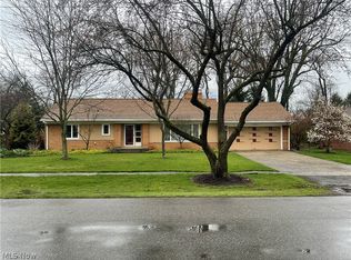 2481 Belleflower Dr, Alliance, OH 44601