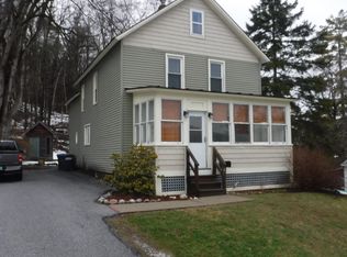 6 Pearl St, Proctor, VT 05765