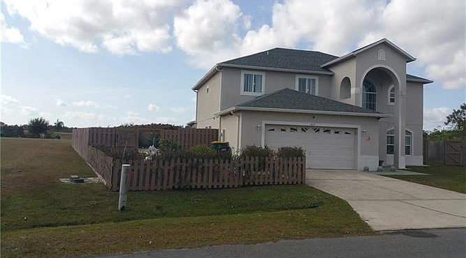 1st image of 527 Bromley Ct