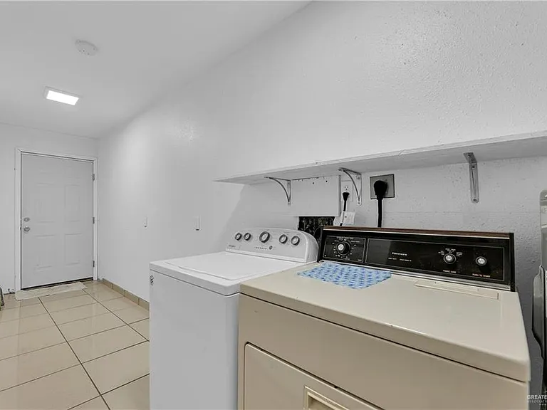 1006 San Francisco St — Photo 9