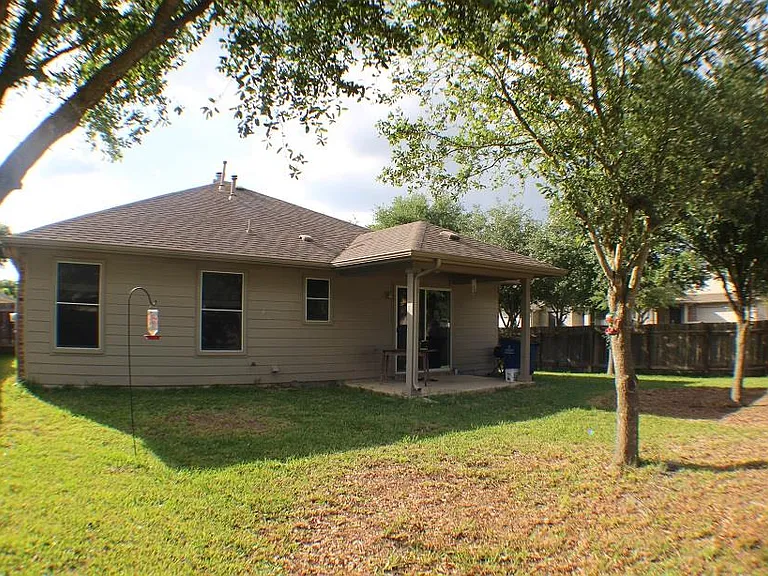 12321 Kilmartin Ln — Photo 18