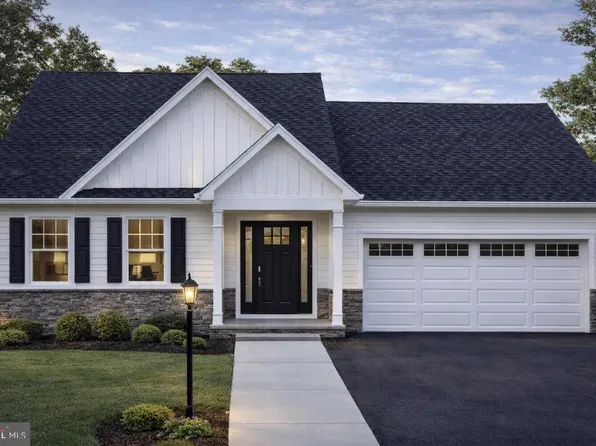 233 Pilgrim Dr, Lancaster, PA 17603