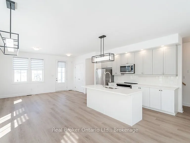 4 Danielle Cres — Photo 3