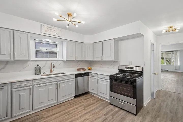 3 bed, 1818 sqft, $1,795 — Photo 3
