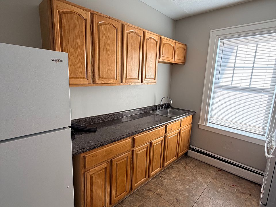 1st image of 204 Sherman Ave #B3b