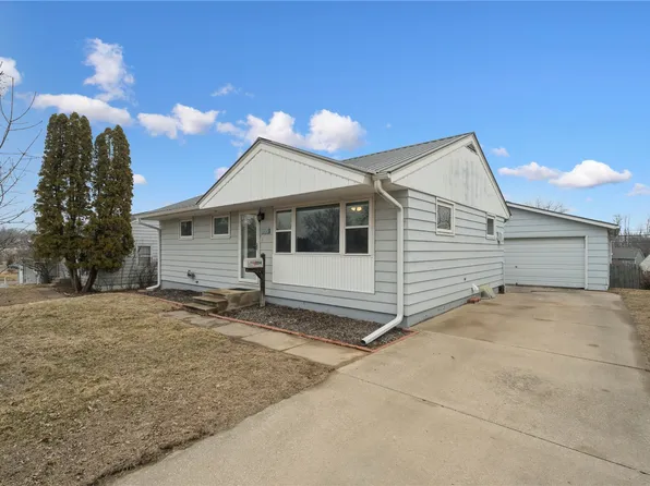 1104 Brockman Dr SE, Cedar Rapids, IA 52403