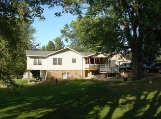 21306 Lexington Rd, Le Center, MN 56057