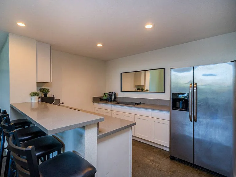 Universe at the Sycamores Apartments — Photo 23