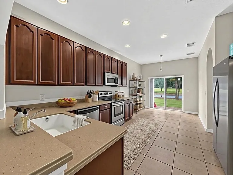10411 Park Commons Dr — Photo 8