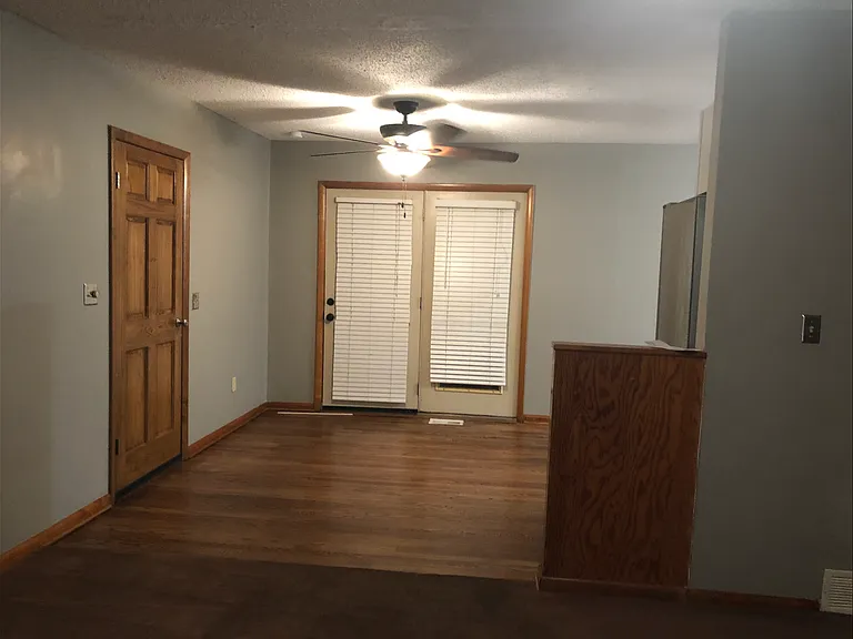 303 NE Orchard Dr — Photo 3