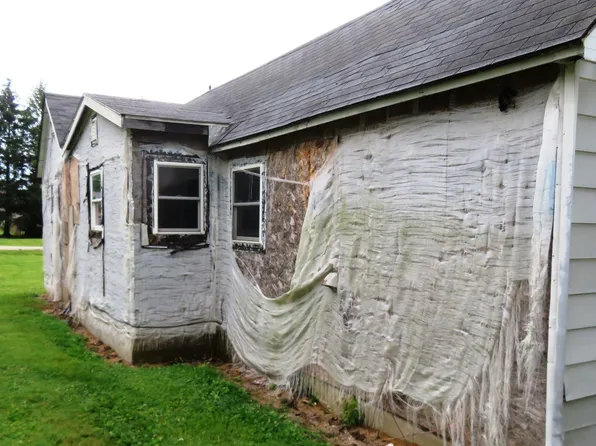 340 S Meridian Rd, Mitchell, IN 47446