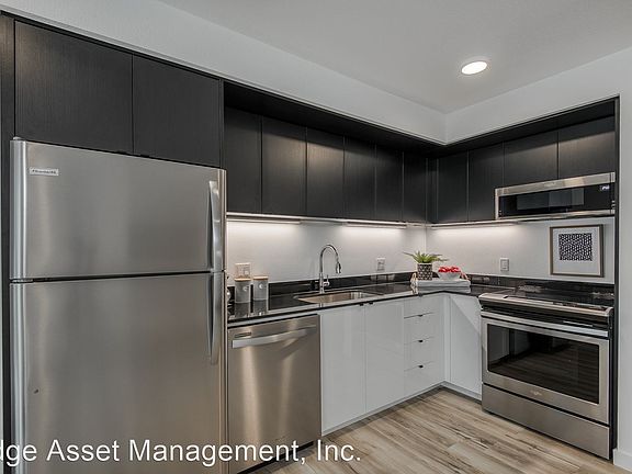 3rd image of 5645 NE Glisan St #B2-13
