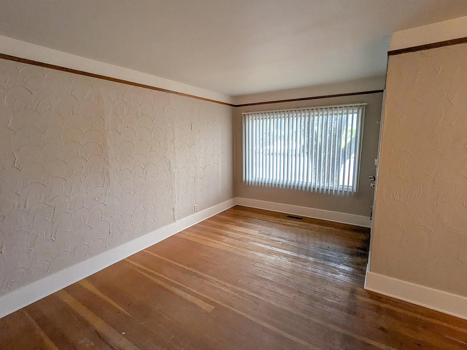 2 bed, 1111 sqft, $1,775 — Photo 3