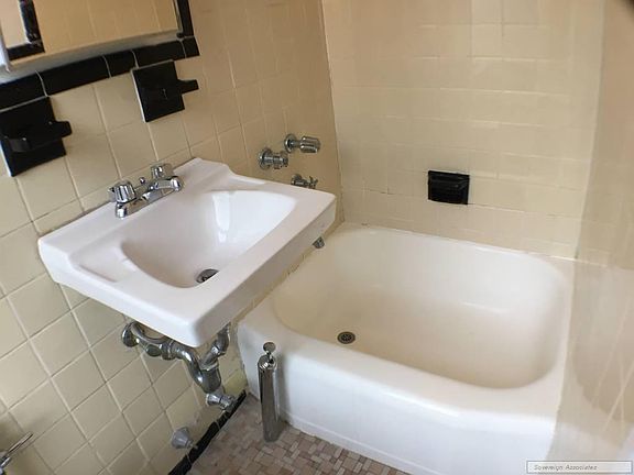 4th image of 936 W End Ave APT G13