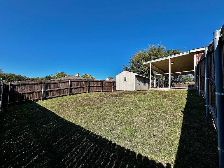 1901 Berkeley Dr — Photo 26