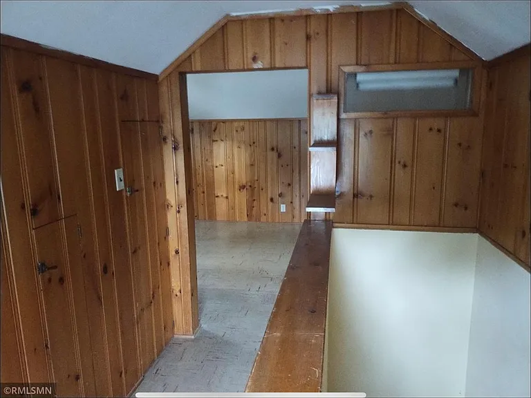 entrance to upstairs bedroom