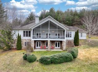 105 Carroll Lake Ln, Hayesville, NC 28904