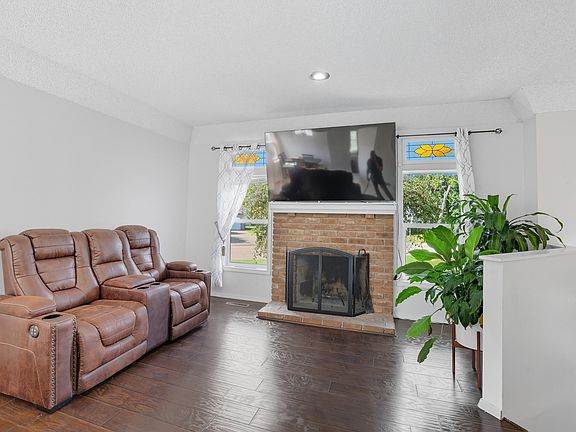 2nd image of 2839 Henslow Ave N