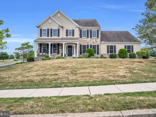 56 Balfour Dr, Mechanicsburg, PA 17050