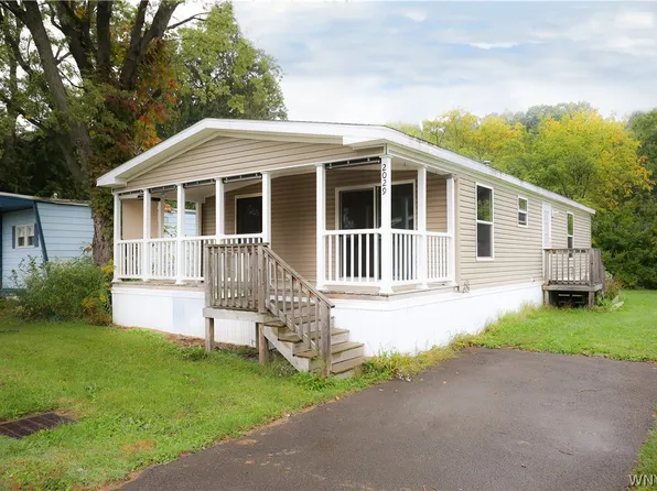 2029 Hemstreet Rd, East Aurora, NY 14052