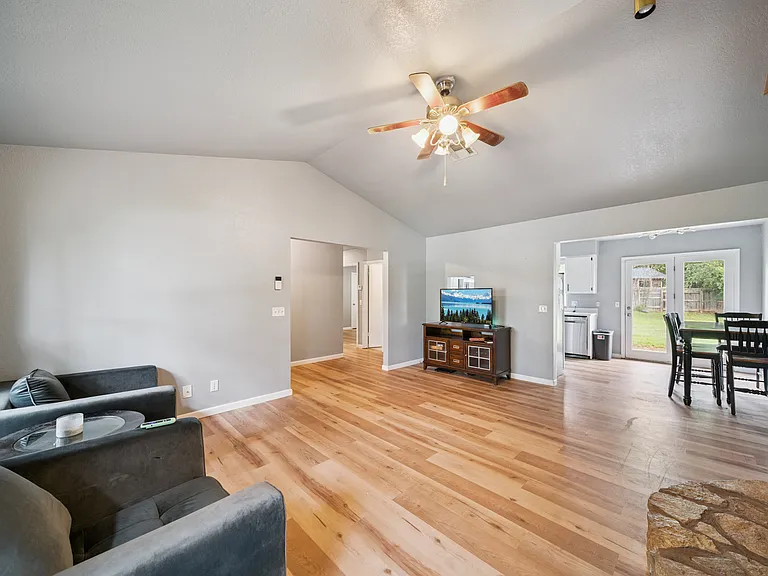 1615 N Briarwood St — Photo 4