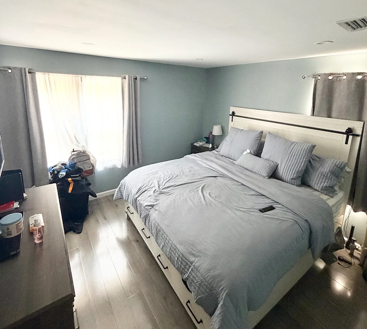 3 bed, 1342 sqft, $4,100 — Photo 3