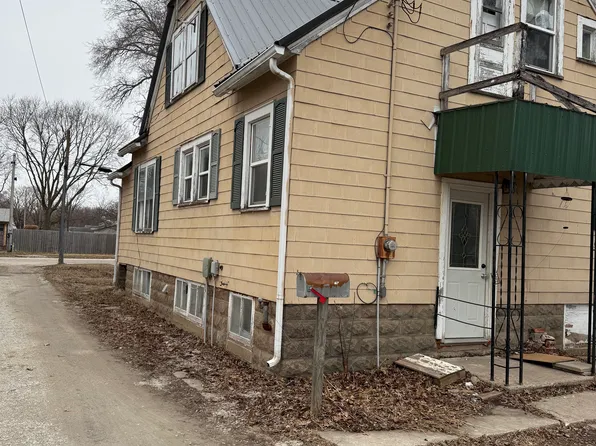 108 N Division St, Sumner, IA 50674