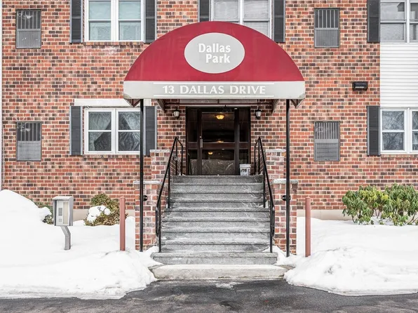 13 Dallas Dr APT 107, Dracut, MA 01826