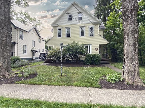 2nd image of 723 Bryant St