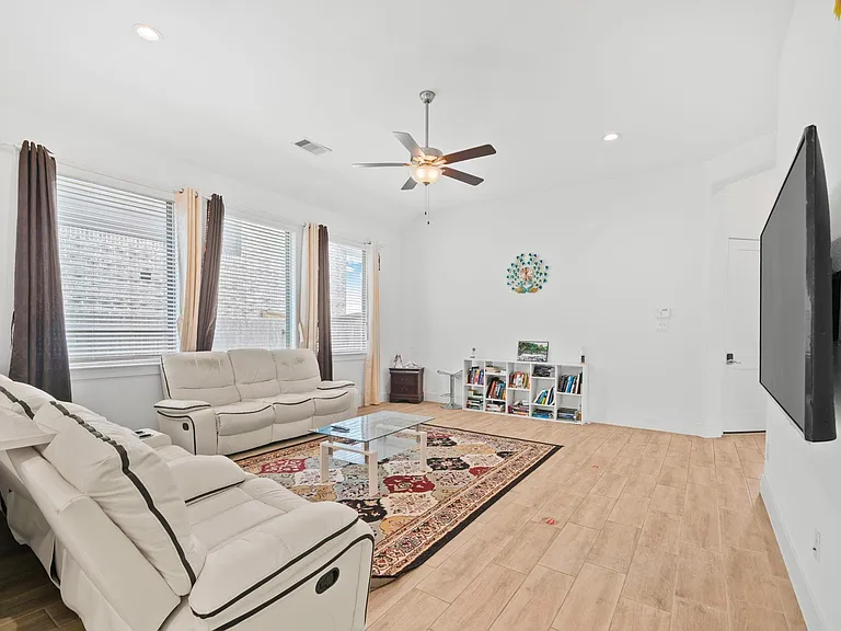 10718 Blossom River Dr — Photo 16