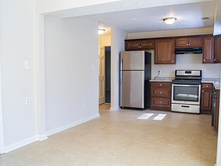 608 Wood Knoll Ct — Photo 10