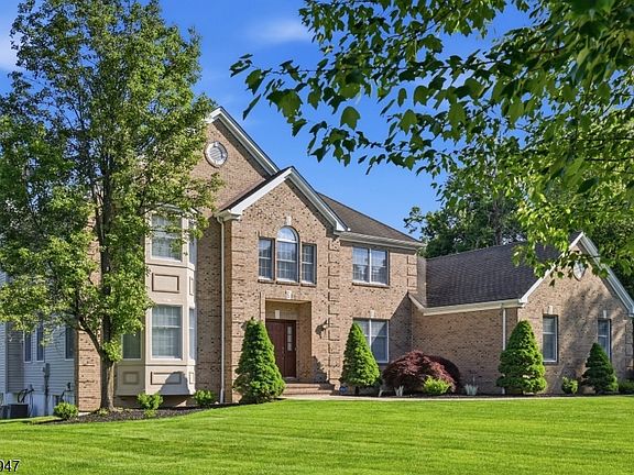 2nd image of 31 Phillip Dr