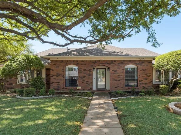 3812 Danbury Dr, Arlington, TX 76016
