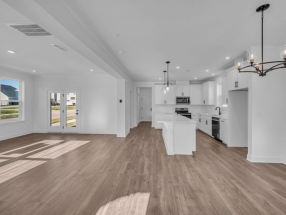 2nd image of 2025 Holbrook Rd