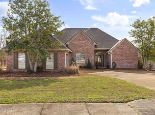 101 Bear Creek Cir, Canton, MS 39046