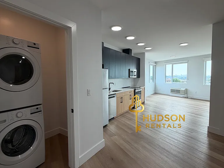 36 Madison St #503 — Photo 3