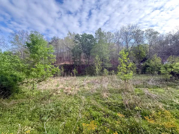 99999 Walling Rd, Irvine, KY 40336