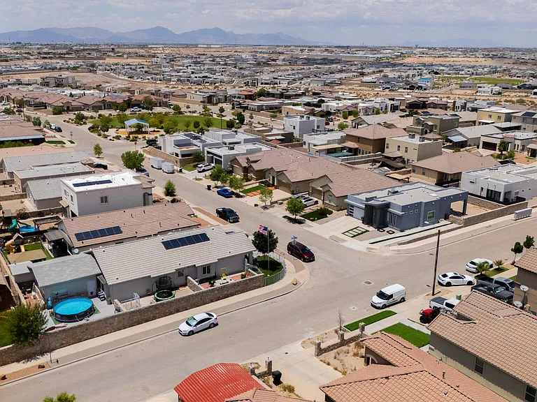 12485 Knightsbridge Dr — Photo 39