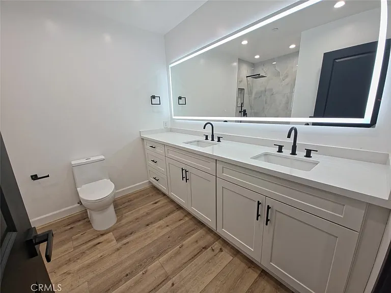 7333 Vanalden Ave — Photo 7