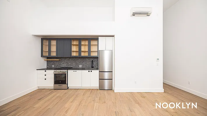 Rented by Nooklyn NYC LLC | media 22