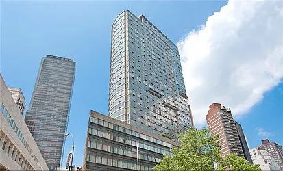 Rented by R New York