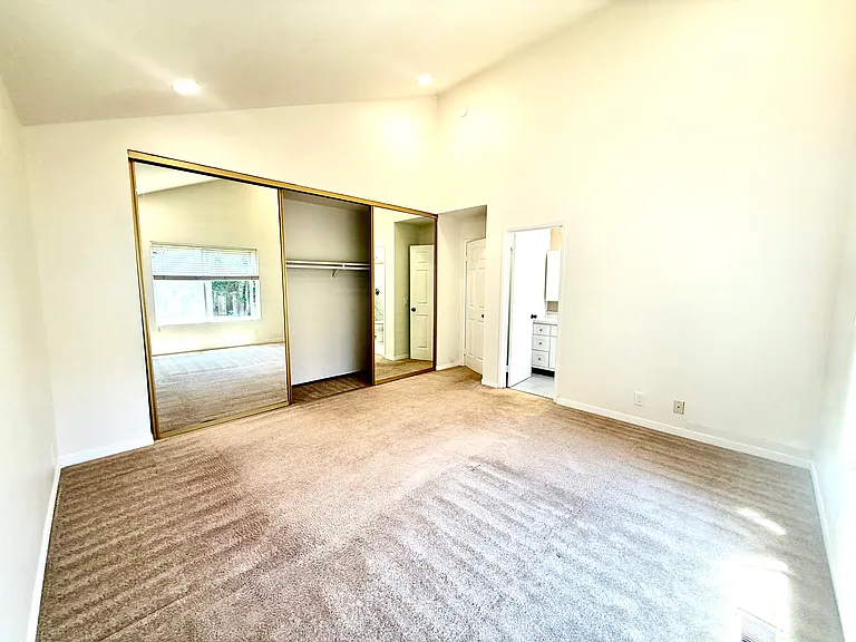7325 Hagen Ct — Photo 20