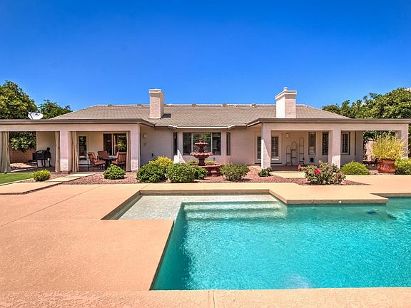 Entertainers Dream yard